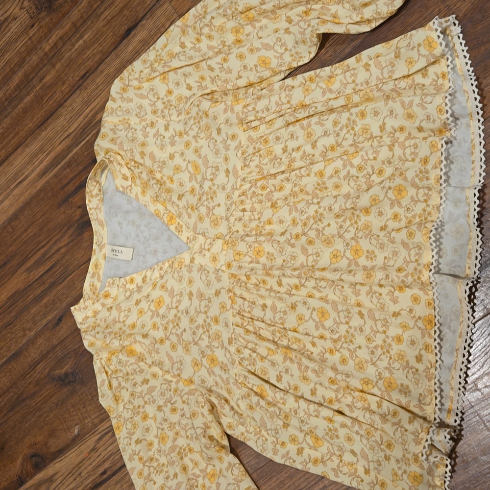 Little spell mossy blouse 9/10